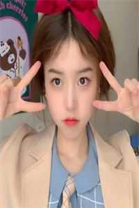 女主叫颜洛诗的